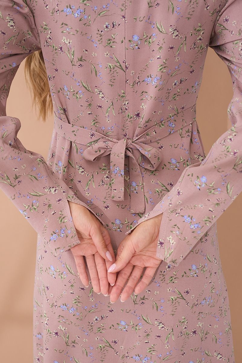 Elegant midi dress for pregnant and nursing women in powder pink with floral print